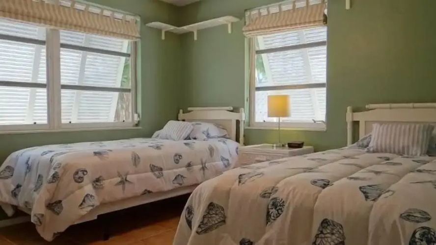203 22nd St 2 Bedroom Home by Redawning