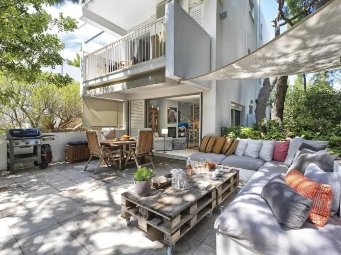 2 Bedrooms Villa