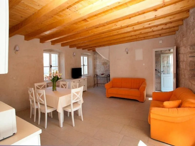 Villa Mama