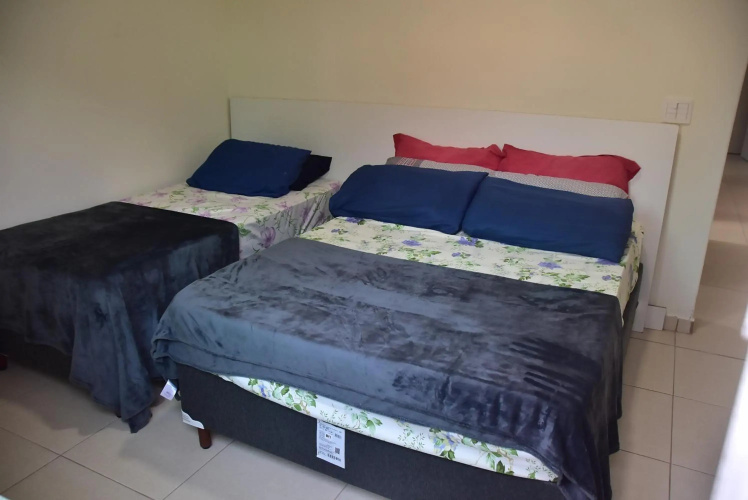 Lindas casas com piscina poucos metros do mar para 18 pessoas
