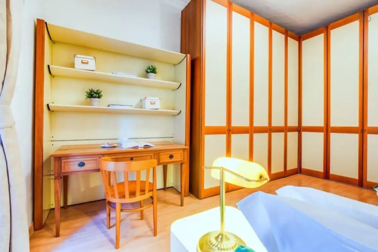 Lovely and Spacious 2 bed Flat in a Great Area