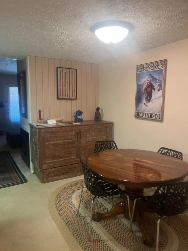 1 Bedroom Suite with balcony and with mountain view
