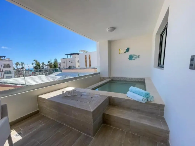 Deluxe Apartment