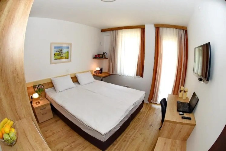 Standard Twin room with balcony