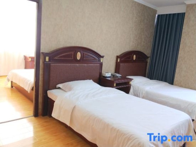 Quadruple Suite
