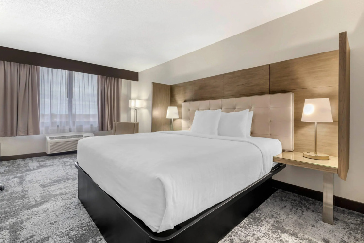 Comfort Inn Brooklyn Center