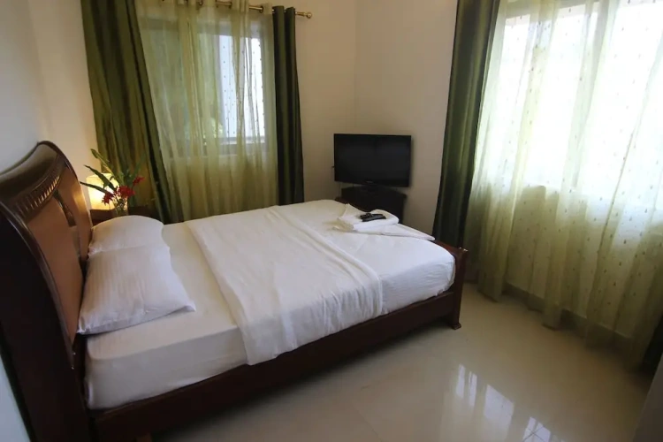 2 Bedrooms Luxury Apartment with pool view
