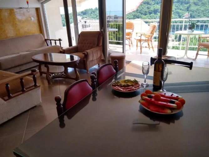 Studio with balcony and with sea view