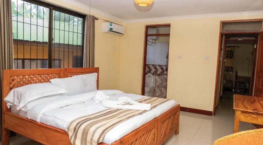 Standard Twin room with balcony and with garden view