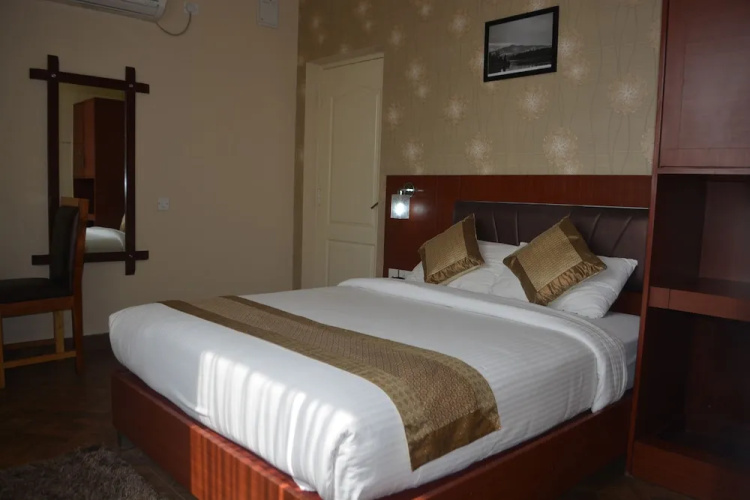 Emerald Suites By Kallate