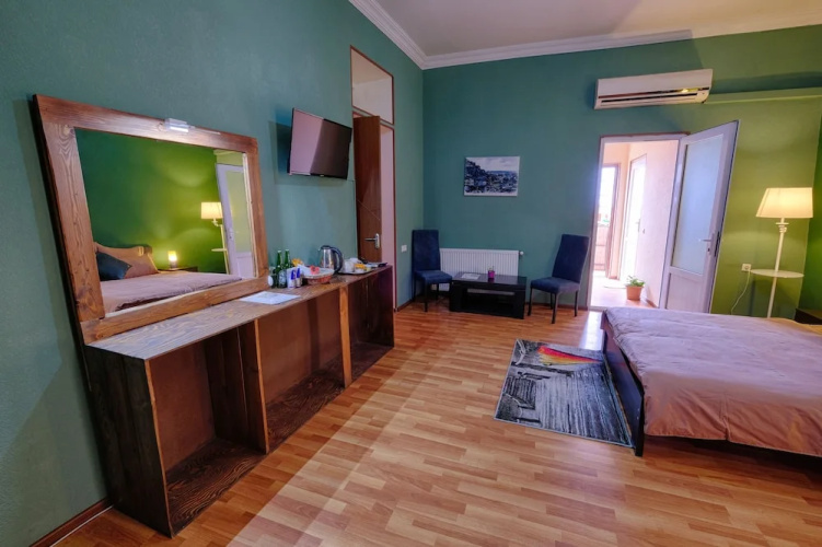 Euphoria Inn