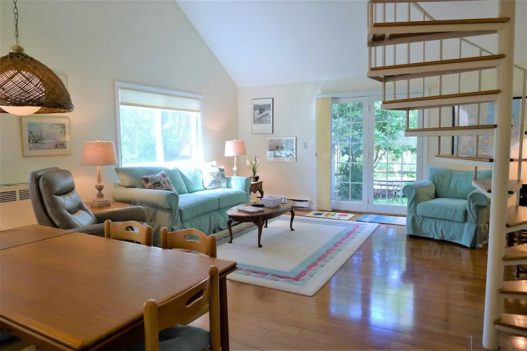 48 Middlecott - 2 Bedroom Condo