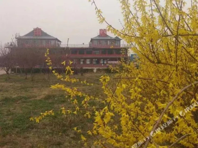 Longxiang Garden Hotel(滦县龙翔花园酒店)