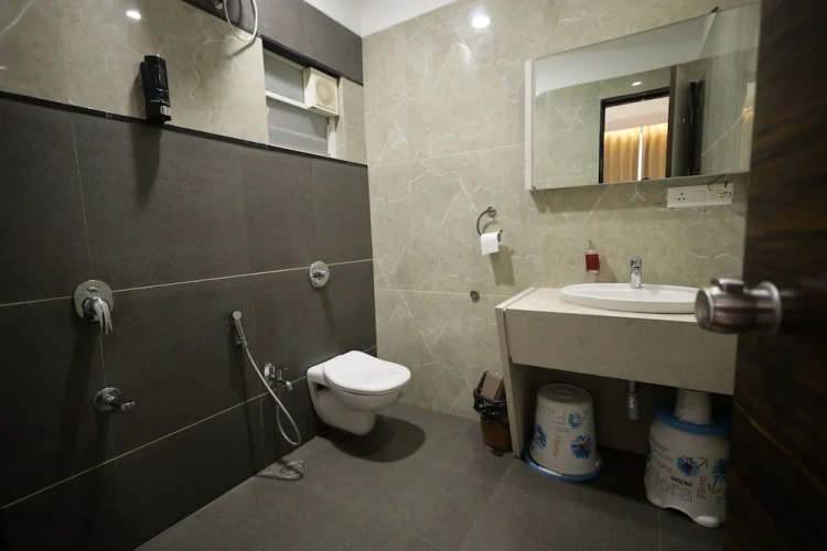 Standard Triple room