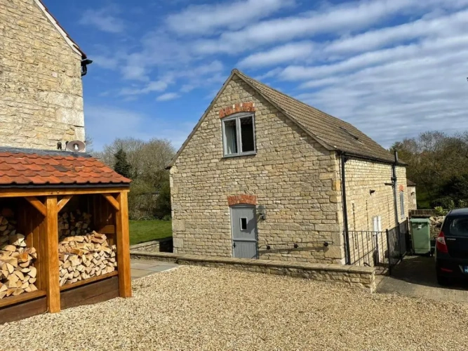 3 Bedrooms Cottage