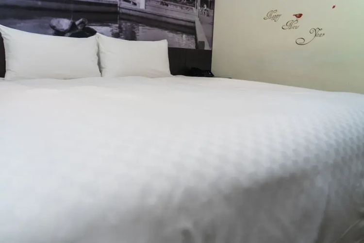 V Hotel