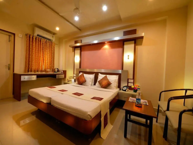 Hotel Navaratna