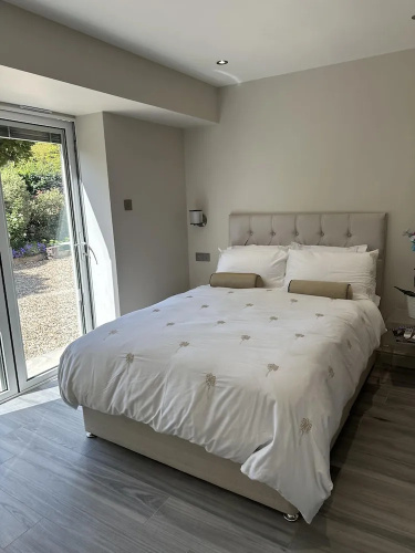 Beautiful 1-bed Studio in Bourne end