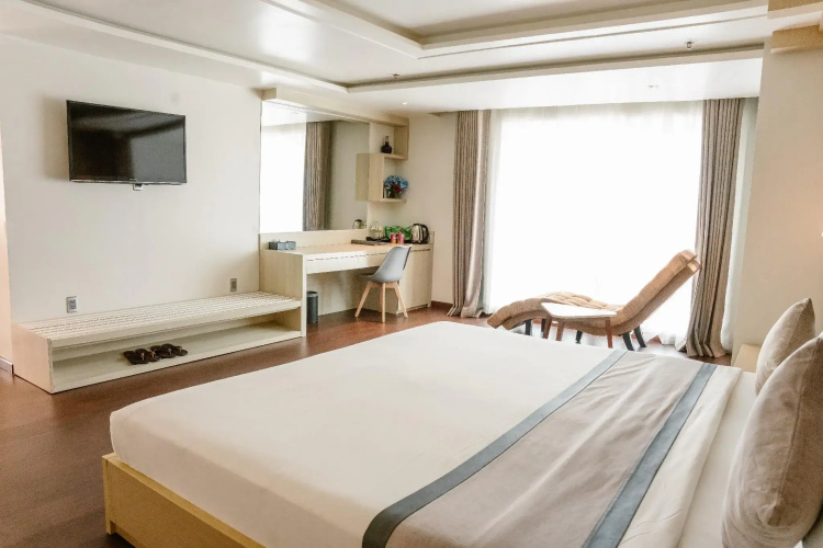 Holiday One Hotel