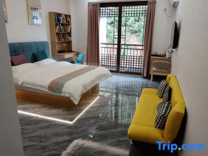 Royal Courtyard Homestay