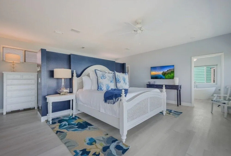 Flamingo Bay 4 Bedroom Home by RedAwning