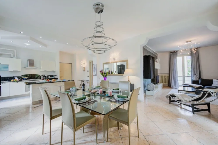 Family Apartment with balcony
