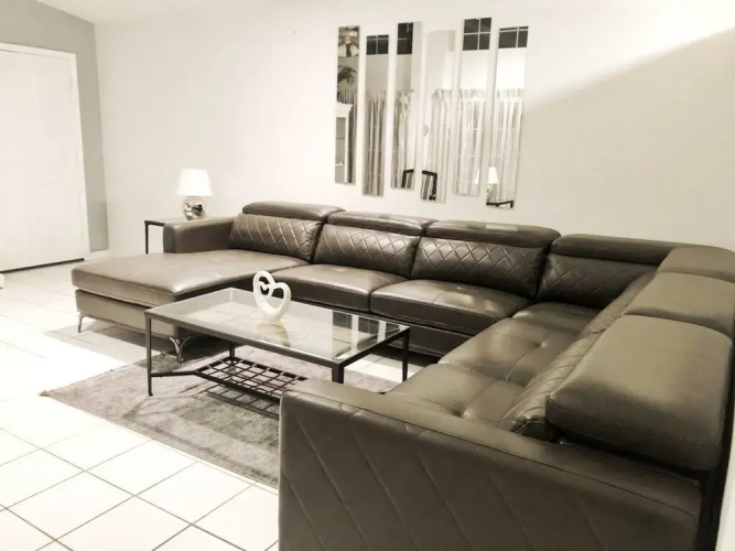 Sunrise Villa 3 Bedroom Home by Redawning