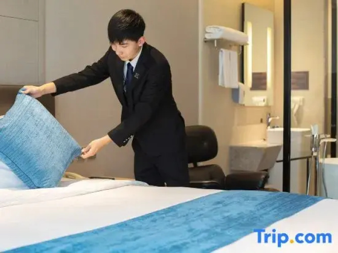 H Crytal Hotel (Jinma Road, Dalian Development Zone)