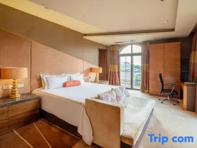 Sextuple Suite