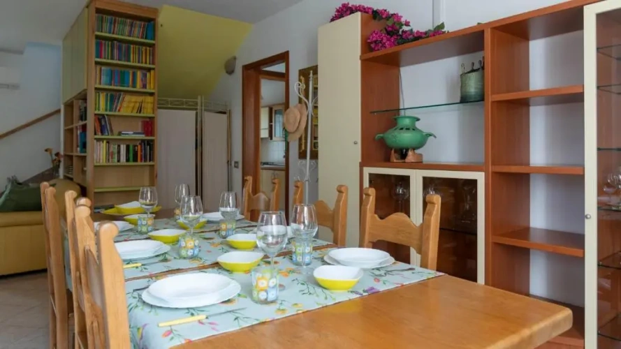 3 Bedrooms Apartment