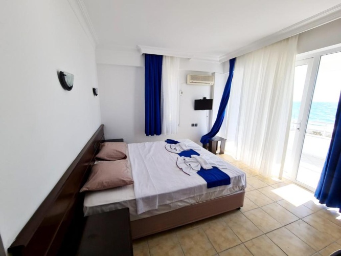 Standard Twin room with sea view