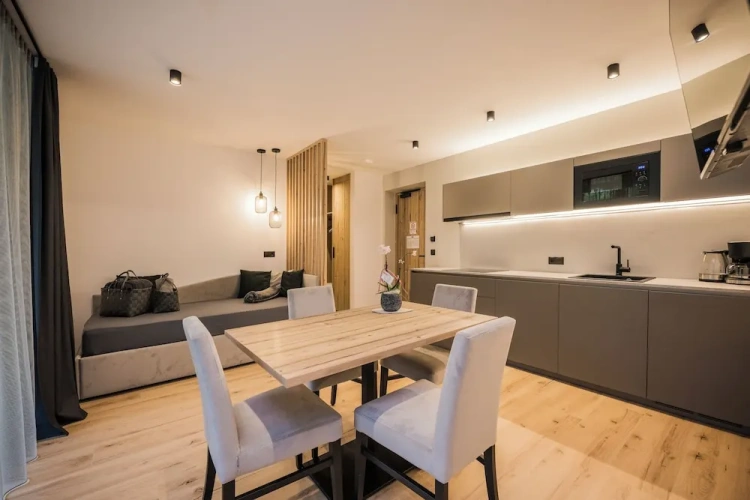 Apartment with balcony