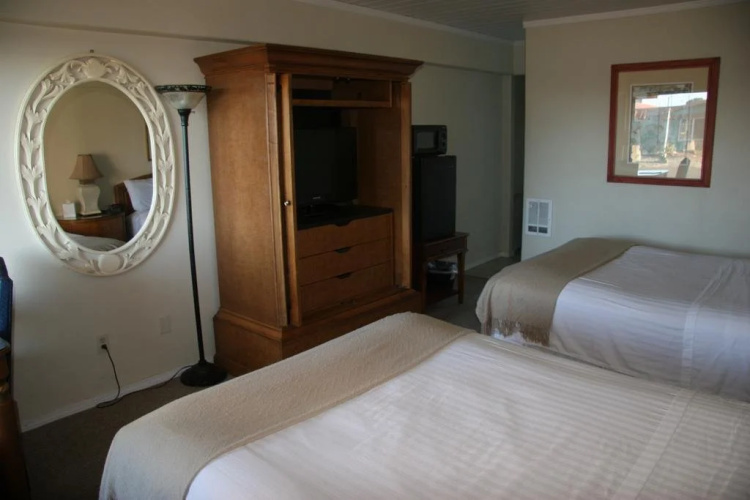 Westport Inn