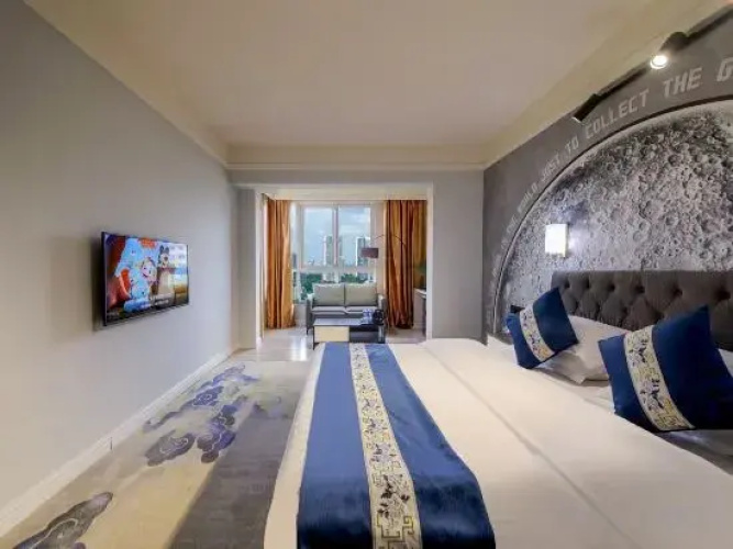 Chenxi Hotel (Changsha Desiqin Railway College Subway Exit)