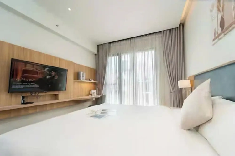 1 Bedroom Grand Club Suite with city view