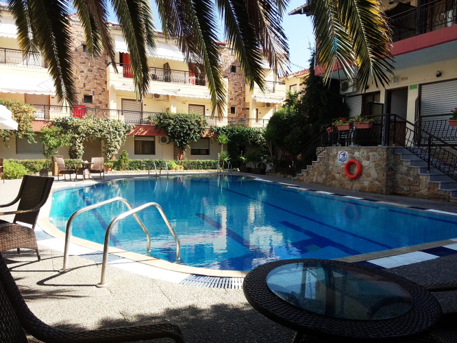 Pelli Hotel