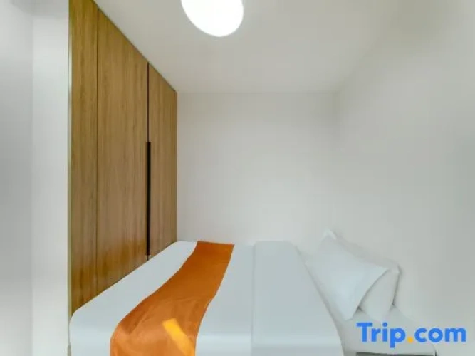 2 Bedrooms Business Suite