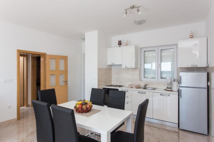 3 Bedrooms Deluxe Apartment with balcony and with sea view