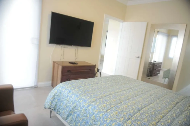 2 Bedrooms Luxury Apartment with balcony and beachfront