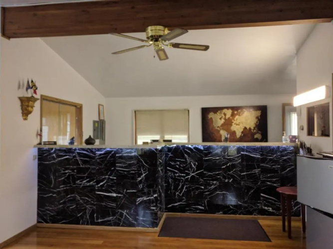 Skyview Motel