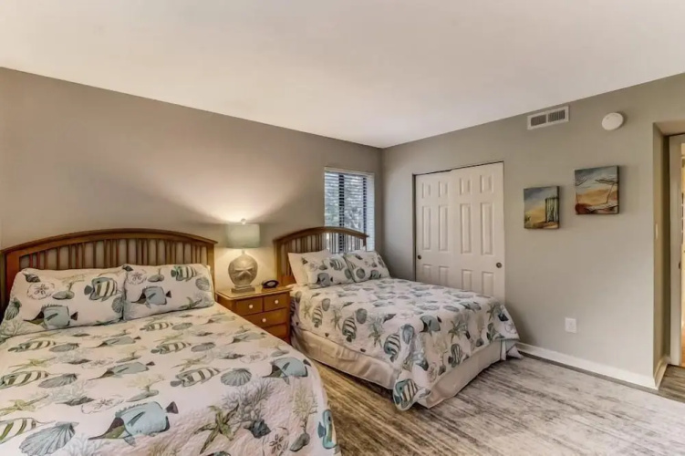 2065 Beachwood