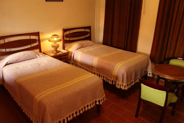 Standard Sextuple room