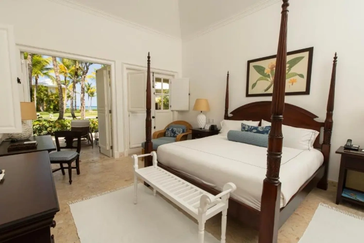 2 Bedrooms Suite with ocean view