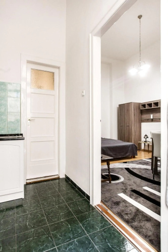 W2 Synagogue Apartment