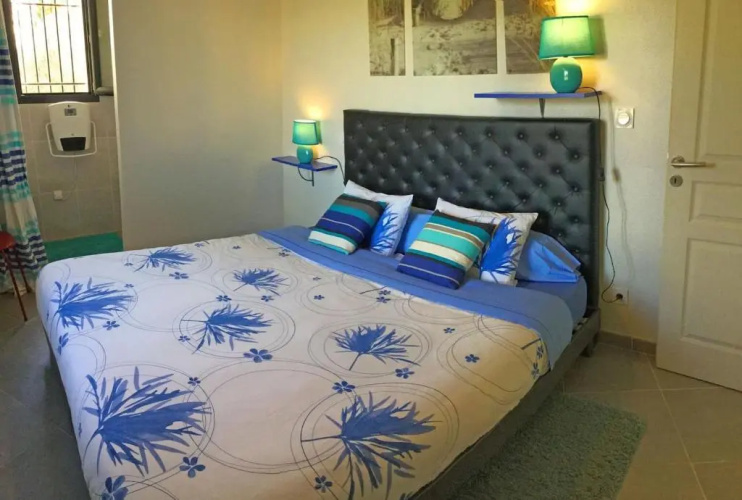 Charmante location vacances climatisée avec piscine proche de L'Isle sur la Sorgue, 8 prs 4 chambres avec salles d'eau contigües, LS2-331 RIBIERO