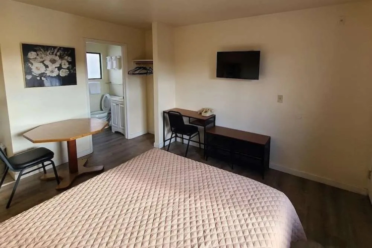 K&E Motor Inn