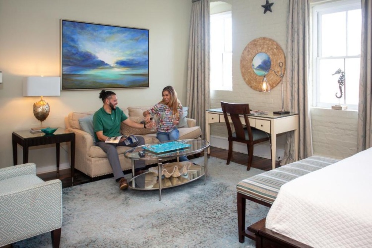 1 Bedroom Double Suite with street view