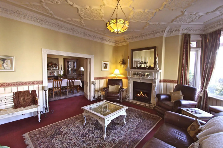 Bard House BB