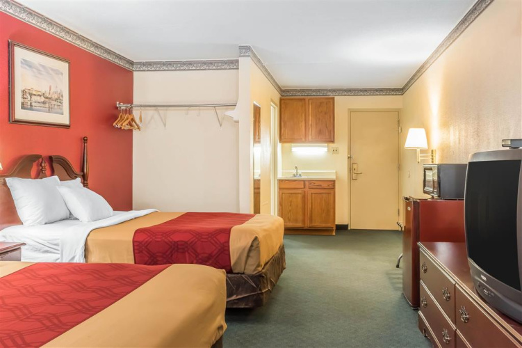 Econo Lodge Airport