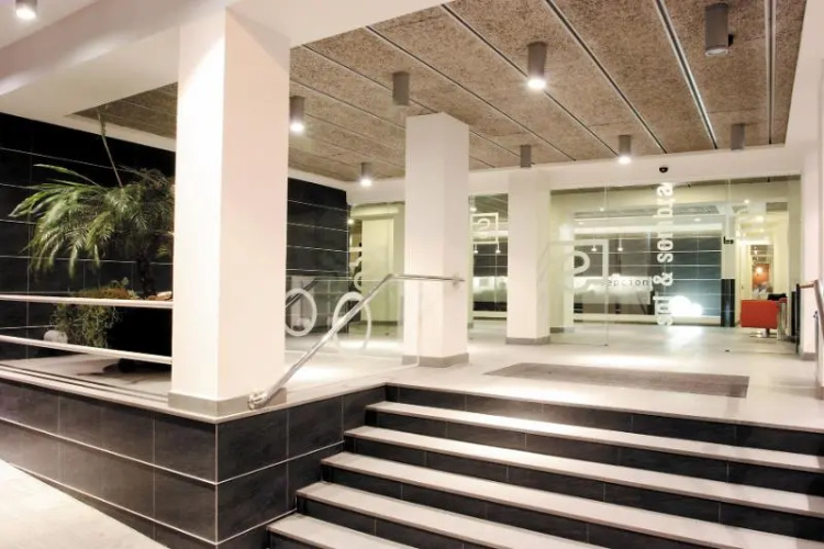 Medina Hoteles